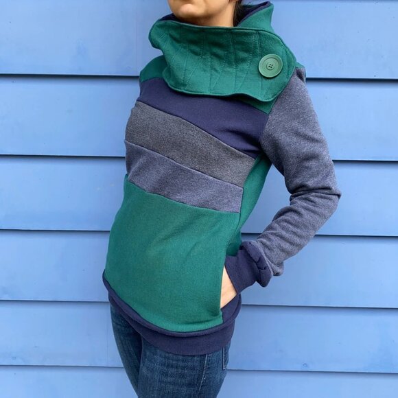 Tide Pool Upcycled Hoodie with Pockets Sweatshirt One-Of-A-Kind MungoCrafts - Picture 3 of 5